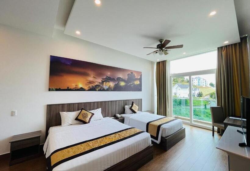 هتل Dalat Wonder  Resort