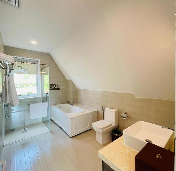 هتل Dalat Wonder  Resort