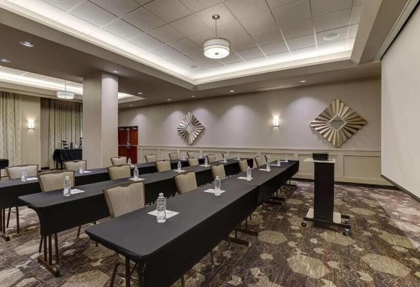 호텔 Drury Inn & Suites Cincinnati Northeast Mason