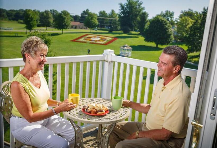 فندق Essenhaus Inn & Conf. Center