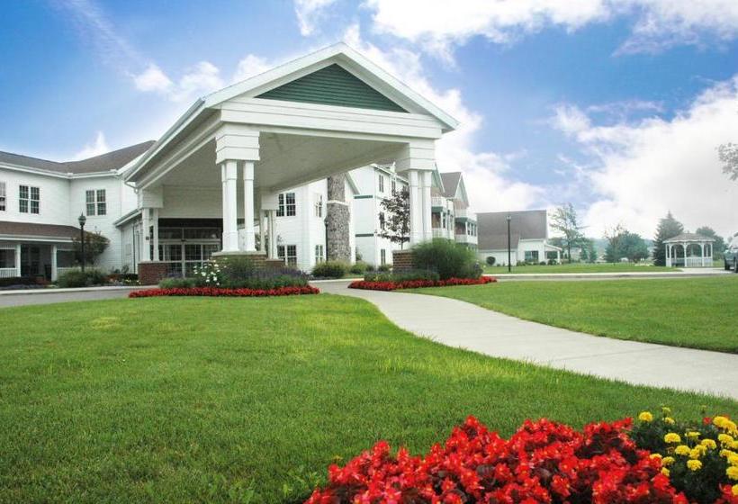 فندق Essenhaus Inn & Conf. Center