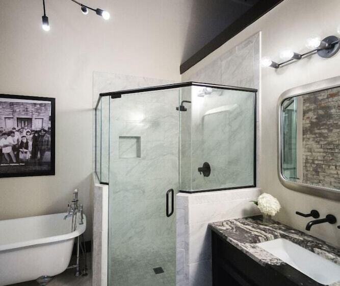 فندق Gunrunner Boutique