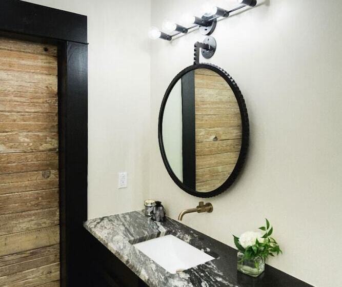 فندق Gunrunner Boutique