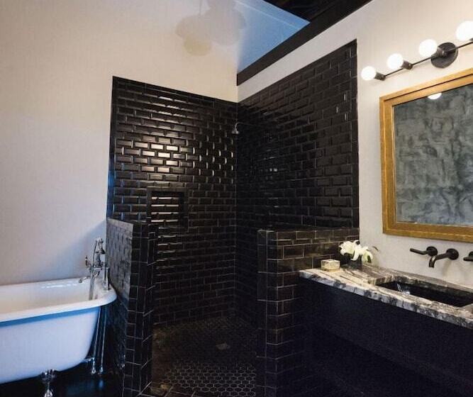 فندق Gunrunner Boutique