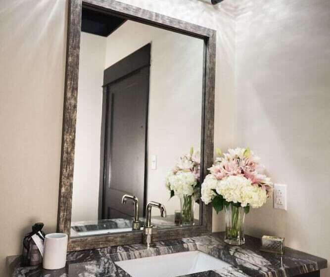 فندق Gunrunner Boutique