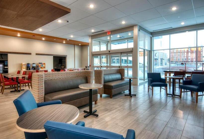 Отель Holiday Inn Express & Suites Omaha Downtown Airport, An Ihg