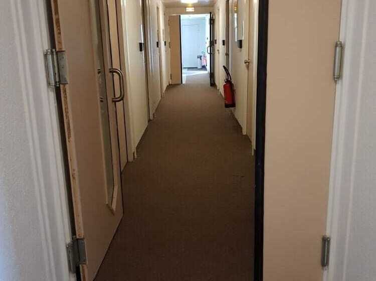 ホテル Hôtel Class Eco 78