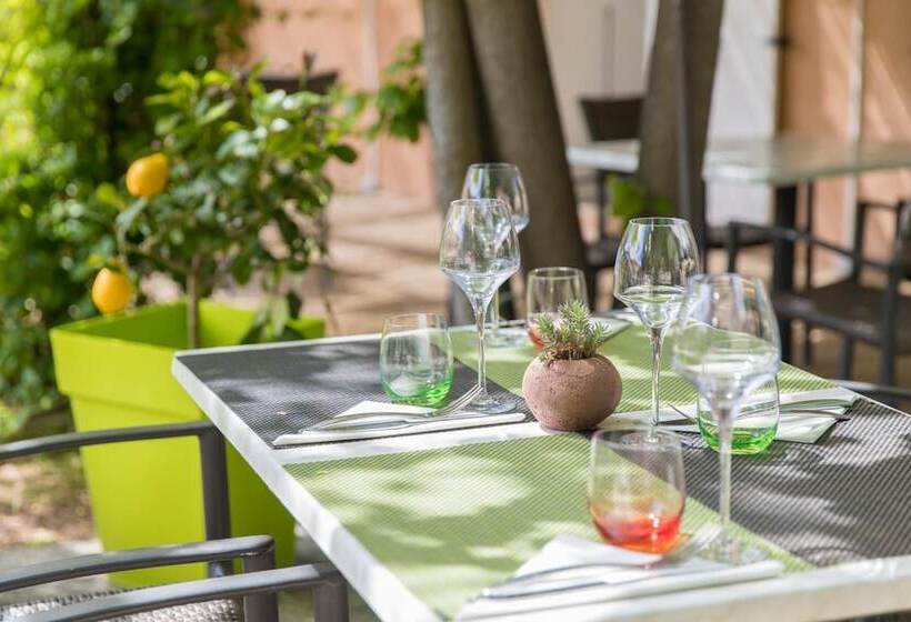 호텔 Hôtel La Cauquière