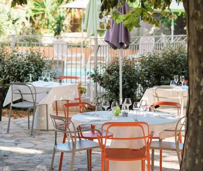 호텔 Hôtel La Cauquière