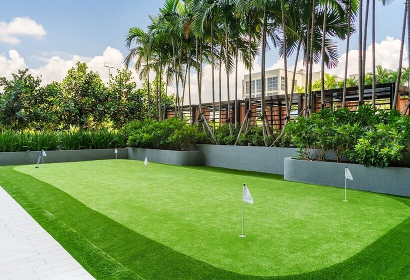 בית מלון כפרי Hyde Suites Midtown Miami