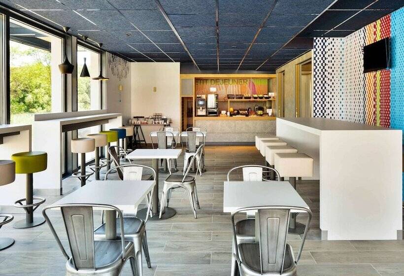 Отель Ibis Budget Macon Creches