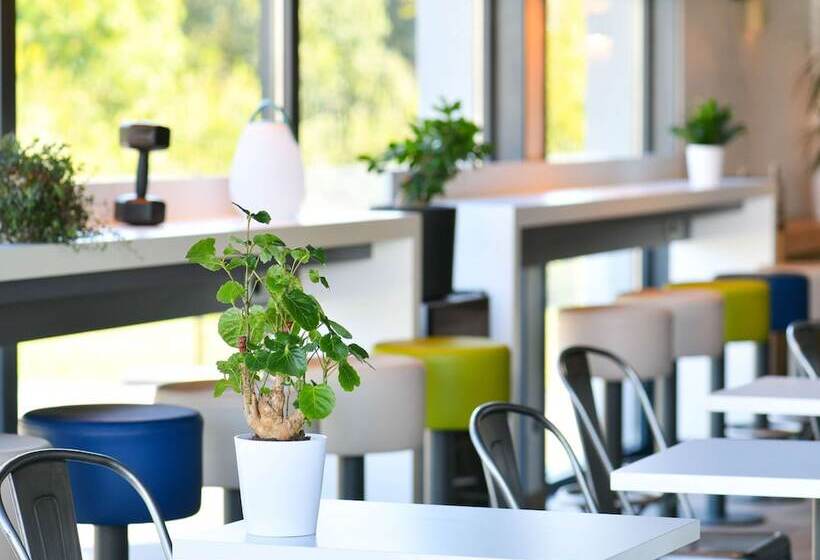 Отель Ibis Budget Macon Creches