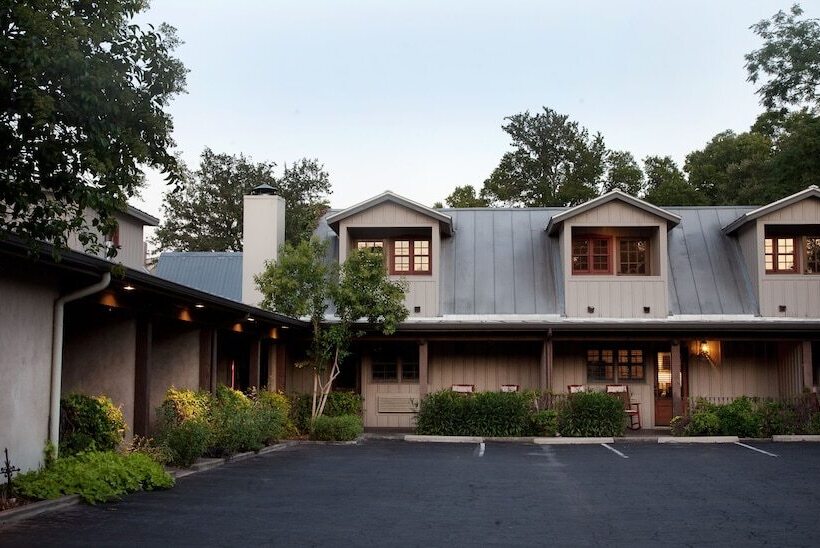 Отель The Winchester Lodge