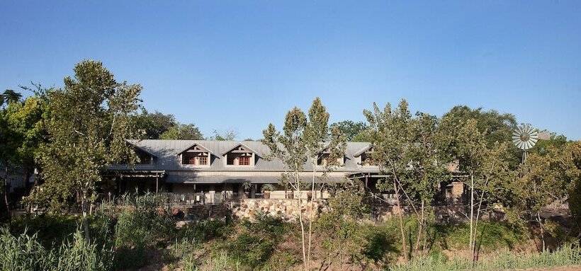 Отель The Winchester Lodge