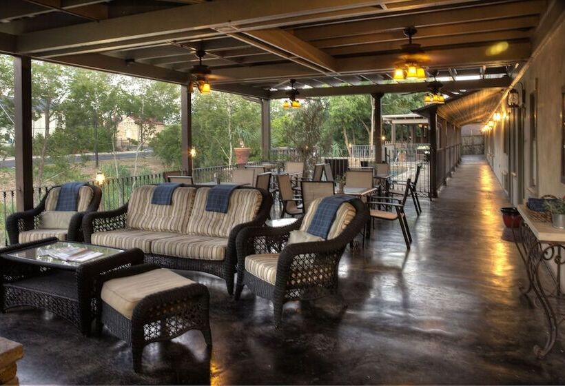 Отель The Winchester Lodge