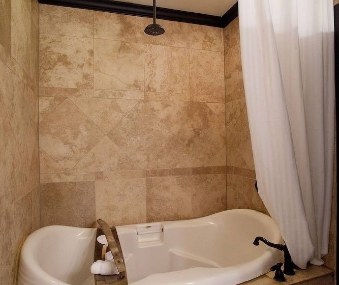 Отель The Winchester Lodge