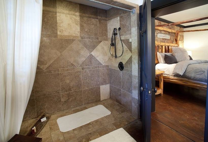 Отель The Winchester Lodge