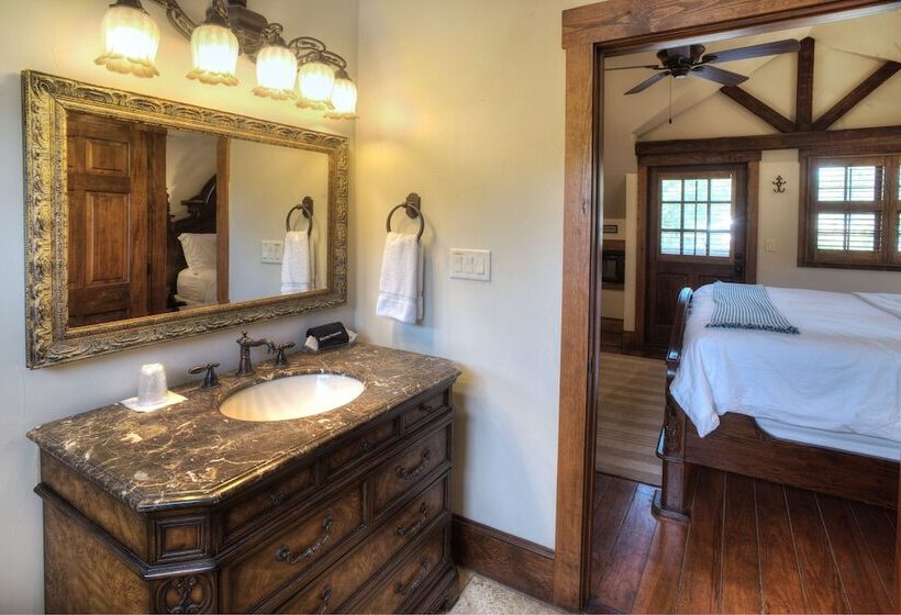 Отель The Winchester Lodge