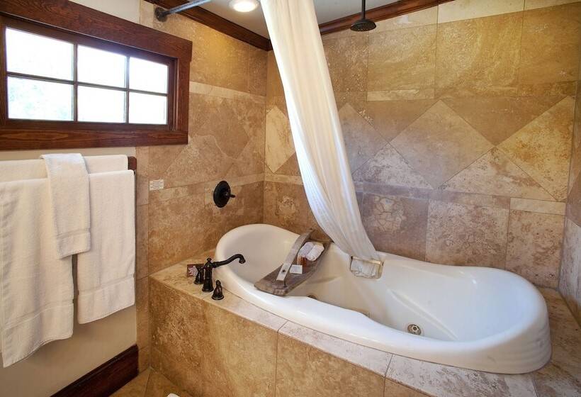 Отель The Winchester Lodge