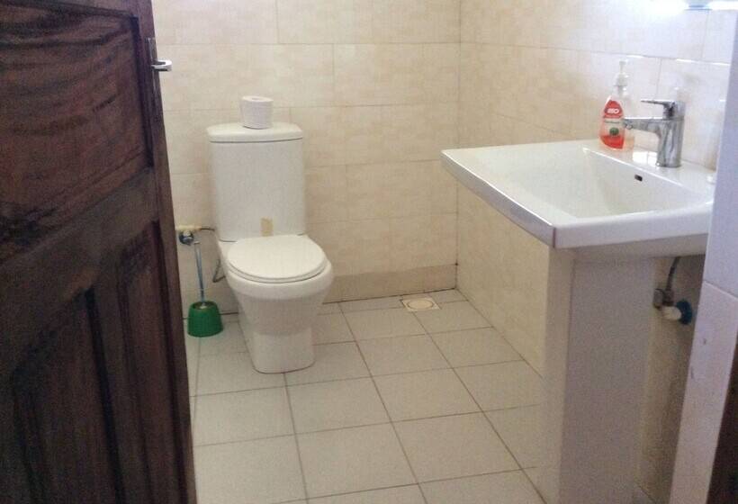 هتل Kajibange Bar And Guesthouse