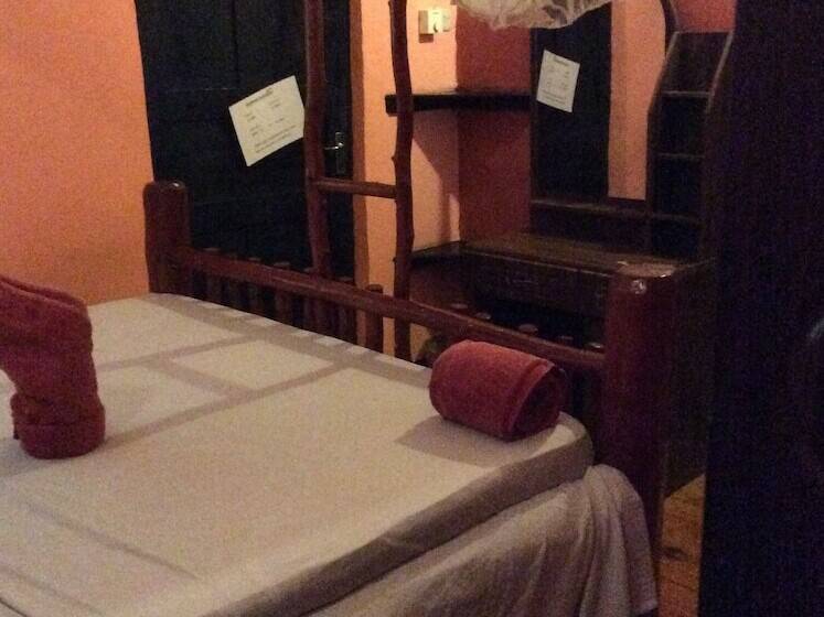 هتل Kajibange Bar And Guesthouse