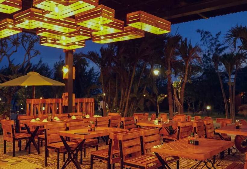 هتل Long Hải Channel Beach Resort