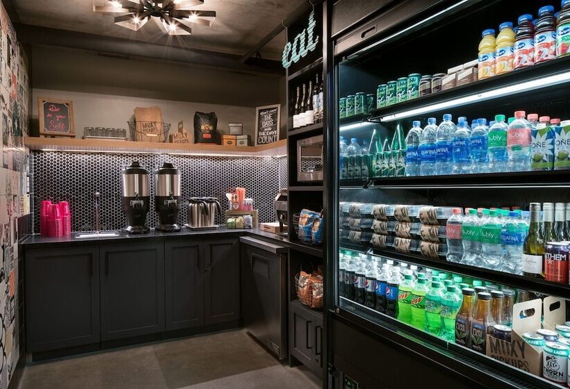 هتل Moxy San Diego Gaslamp Quarter