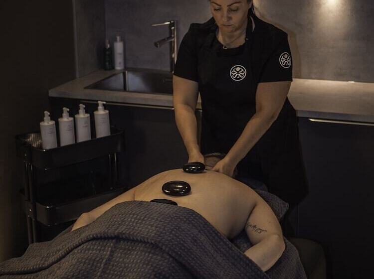 Sandman Signature Aberdeen Hotel & Spa