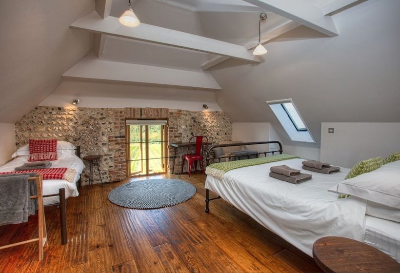 فندق The Flint Barns