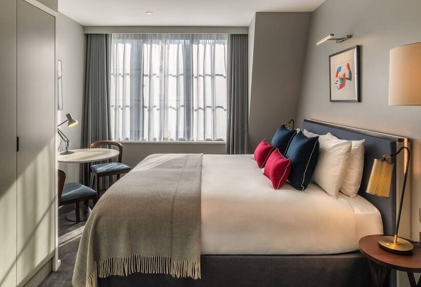 هتل The Resident Covent Garden