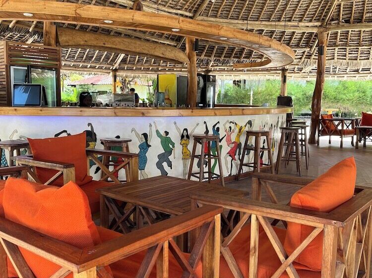 فندق Tiki Beach Club And Resort