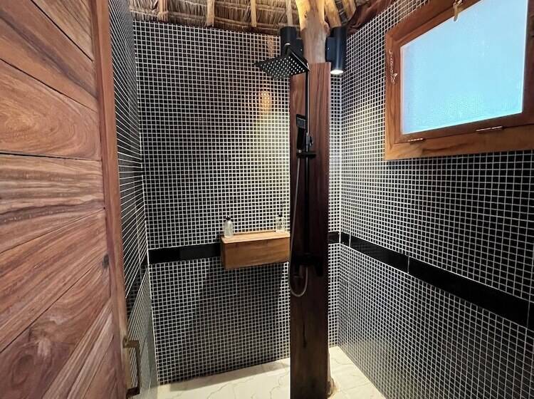 فندق Tiki Beach Club And Resort