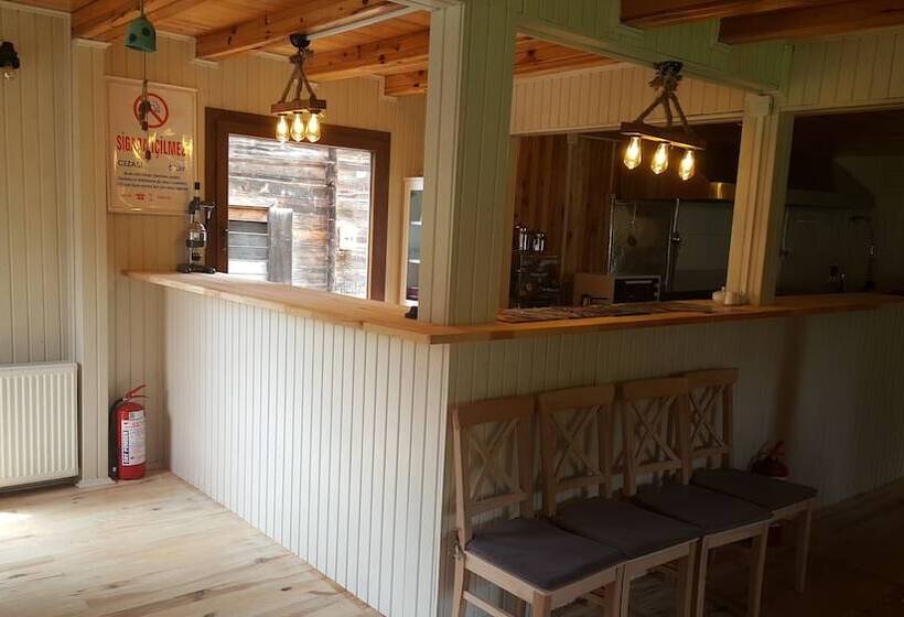 בית מלון כפרי Ufuk Pansiyon Vice