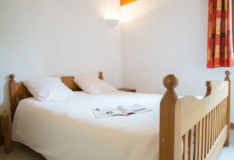 Отель Village De Vacances De La Canourgue