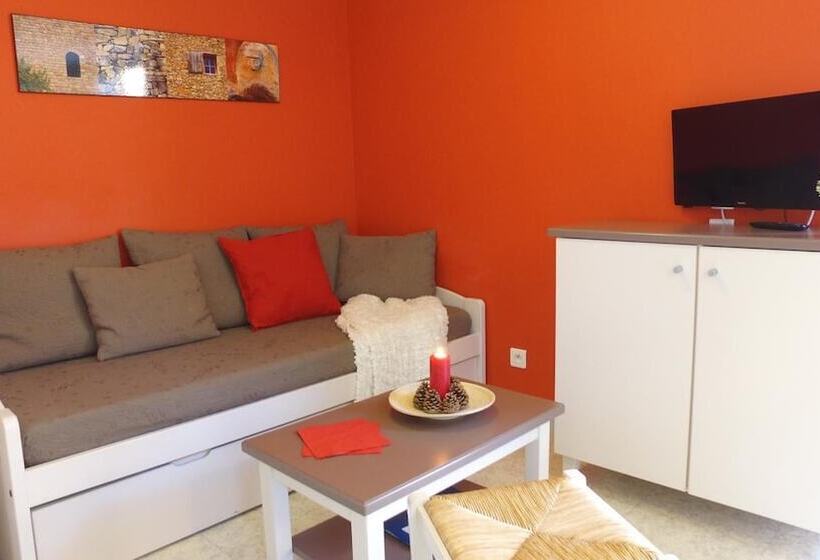 Отель Vvf Drôme Provence, Montbrun Les Bains