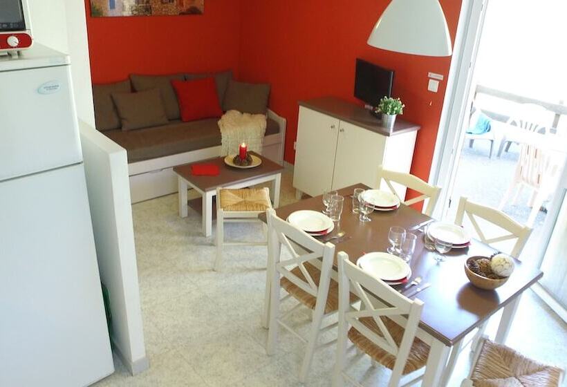 Отель Vvf Drôme Provence, Montbrun Les Bains