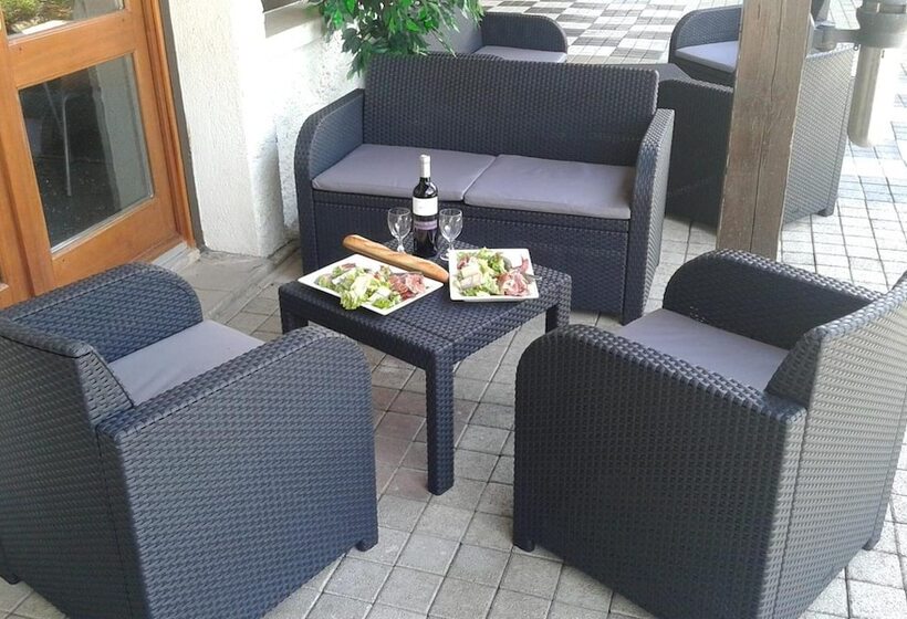 酒店 Vvf Haute Loire Haute Ardèche, Tence