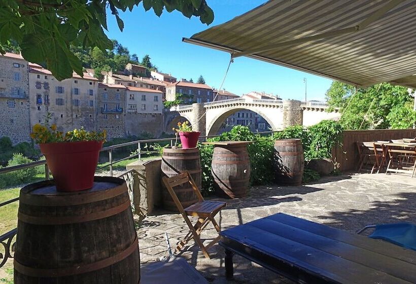 호텔 Vvf Les Gorges De L Allier, Lavoûte Chilhac