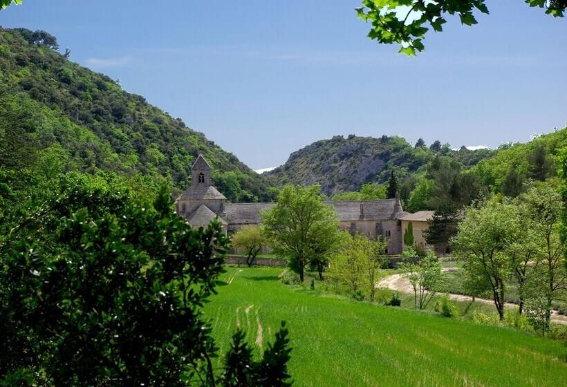 ホテル Vvf Luberon Provence, Murs