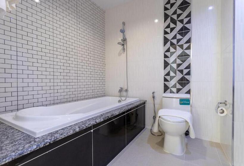 O2 Hotel Lopburi