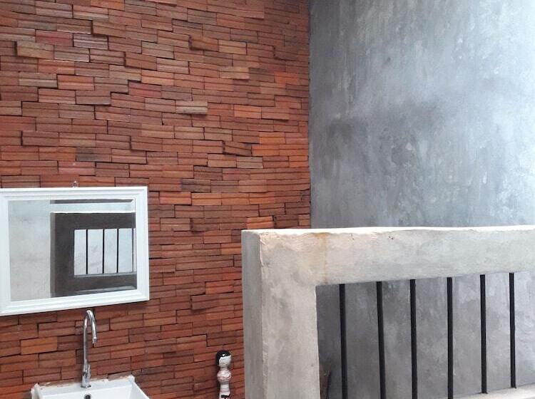 Пансион Baan Hotelier Resort