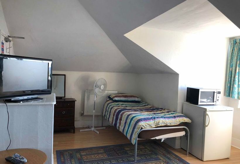 بنسيون Beaumont Guest House