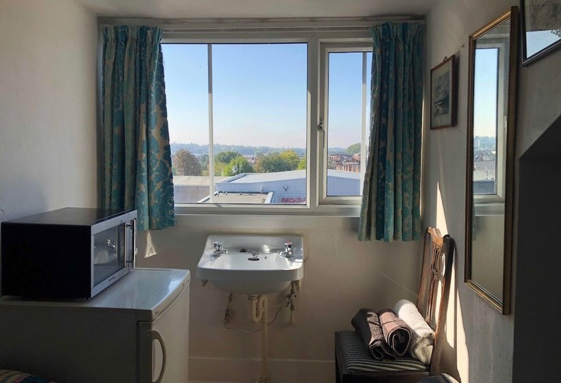 بنسيون Beaumont Guest House