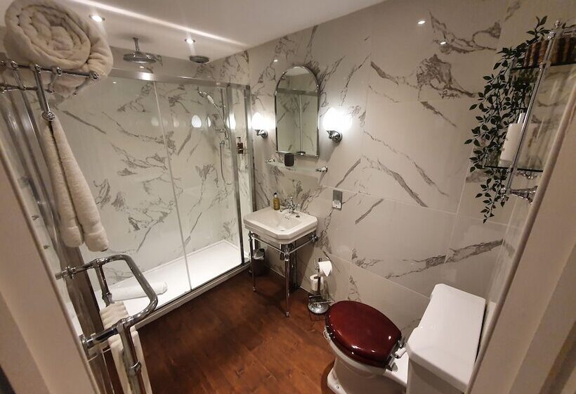 פנסיון Belle Vue Guest House