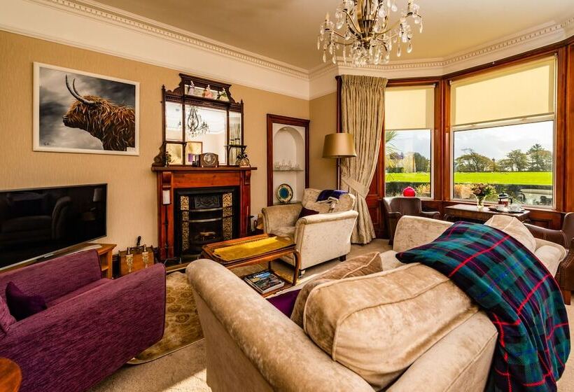 پانسیون Carradales Luxury Guest House