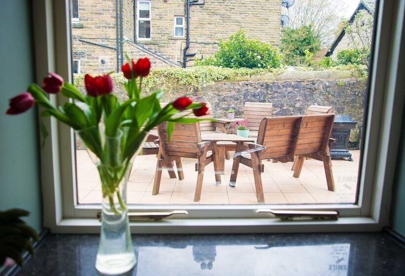 پانسیون Compton Guest House