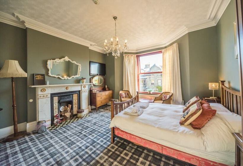 پانسیون Compton Guest House