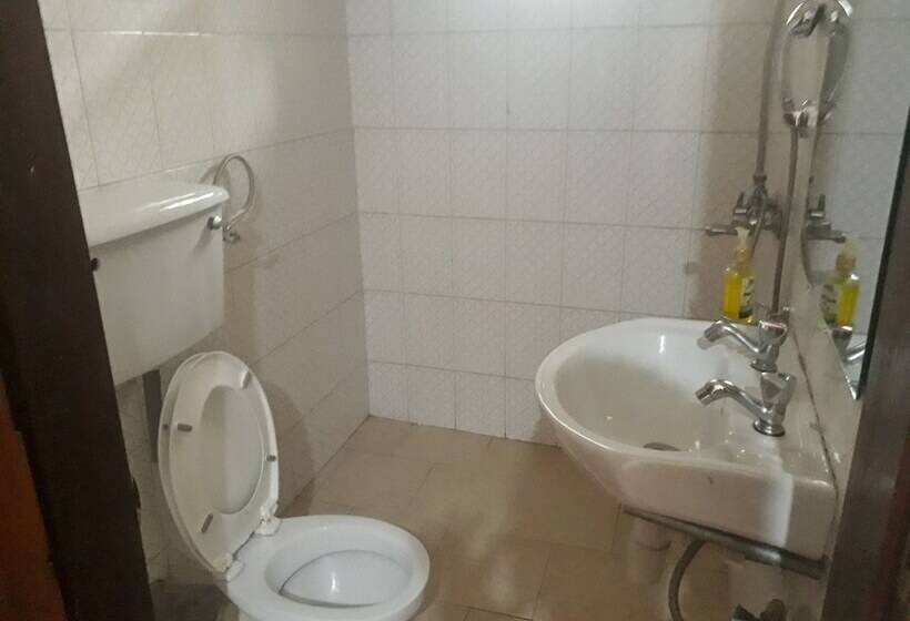 پانسیون Danita House