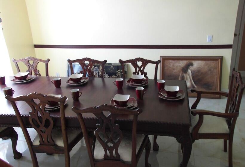 بنسيون Dawson's House