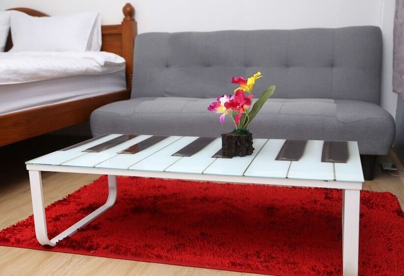 פנסיון Heunviang House